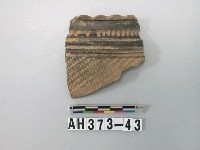 藏品(黑色細砂陶口緣殘件)的圖片